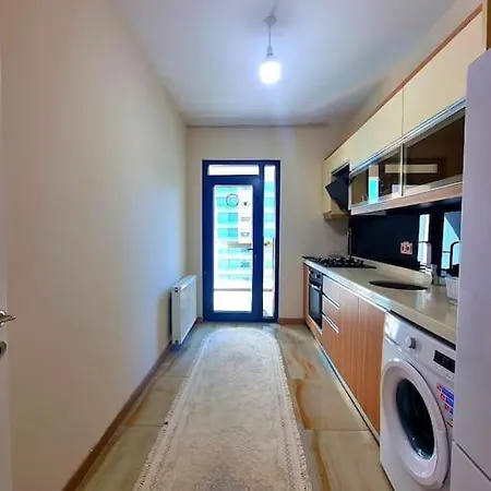 Lovely 2+1 With Free Parking For Rent