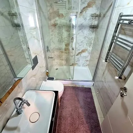 Διαμέρισμα Lovely 2+1 With Free Parking For Rent *