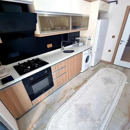 Διαμέρισμα Lovely 2+1 With Free Parking For Rent Κωνσταντινούπολη